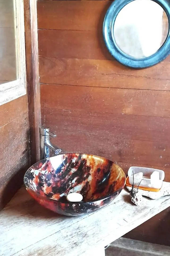 Chambre Maison Kumba La Desirade 0*,